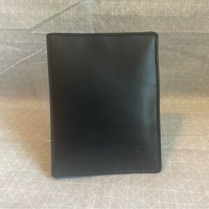 NWT U.S. Open Black Leather AirTag Wallet‎